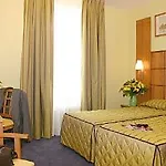Hotel East Side Gare De Est A Member Of Radisson Individuals
