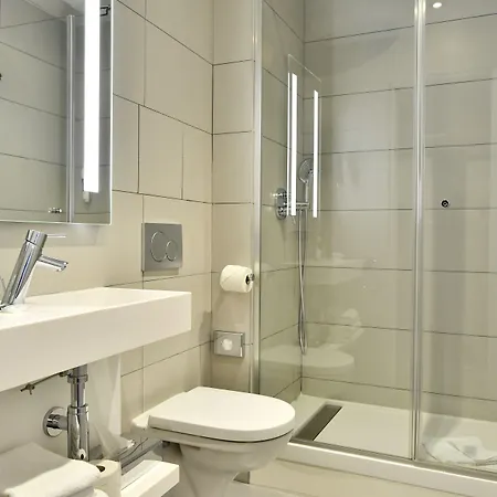 Hotel East Side Gare De Est A Member Of Radisson Individuals 4*