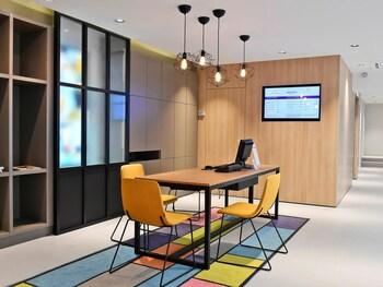 Hotel East Side Hotel Paris Gare De Est A Member Of Radisson Individuals 4*